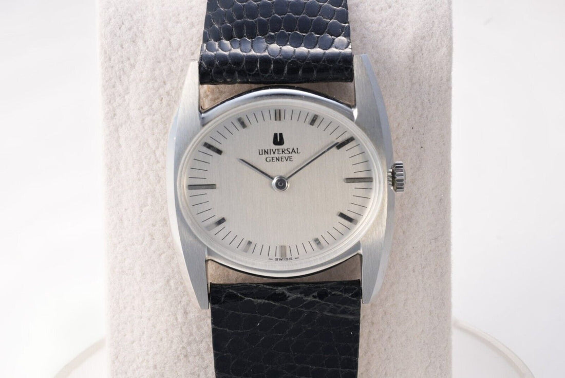 Universal Geneve "Batwing" watch with box Ref. 542608 Cal. 1-42 wriswatch NOS