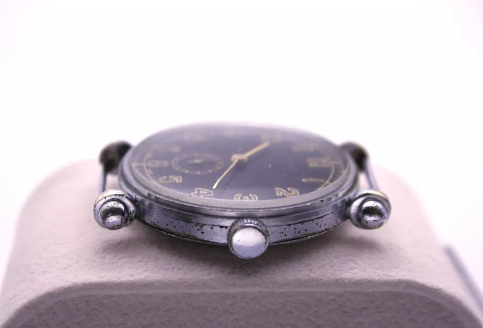 Classic Nivada Military Wristwatch – Swiss-Made, Retro Men's Timepiece for Collectors