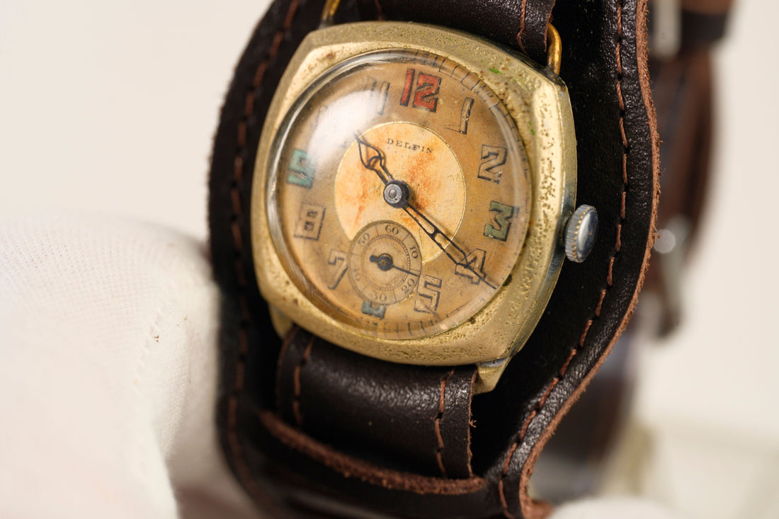 Delfin vintage watch cushion case Art Deco 1930