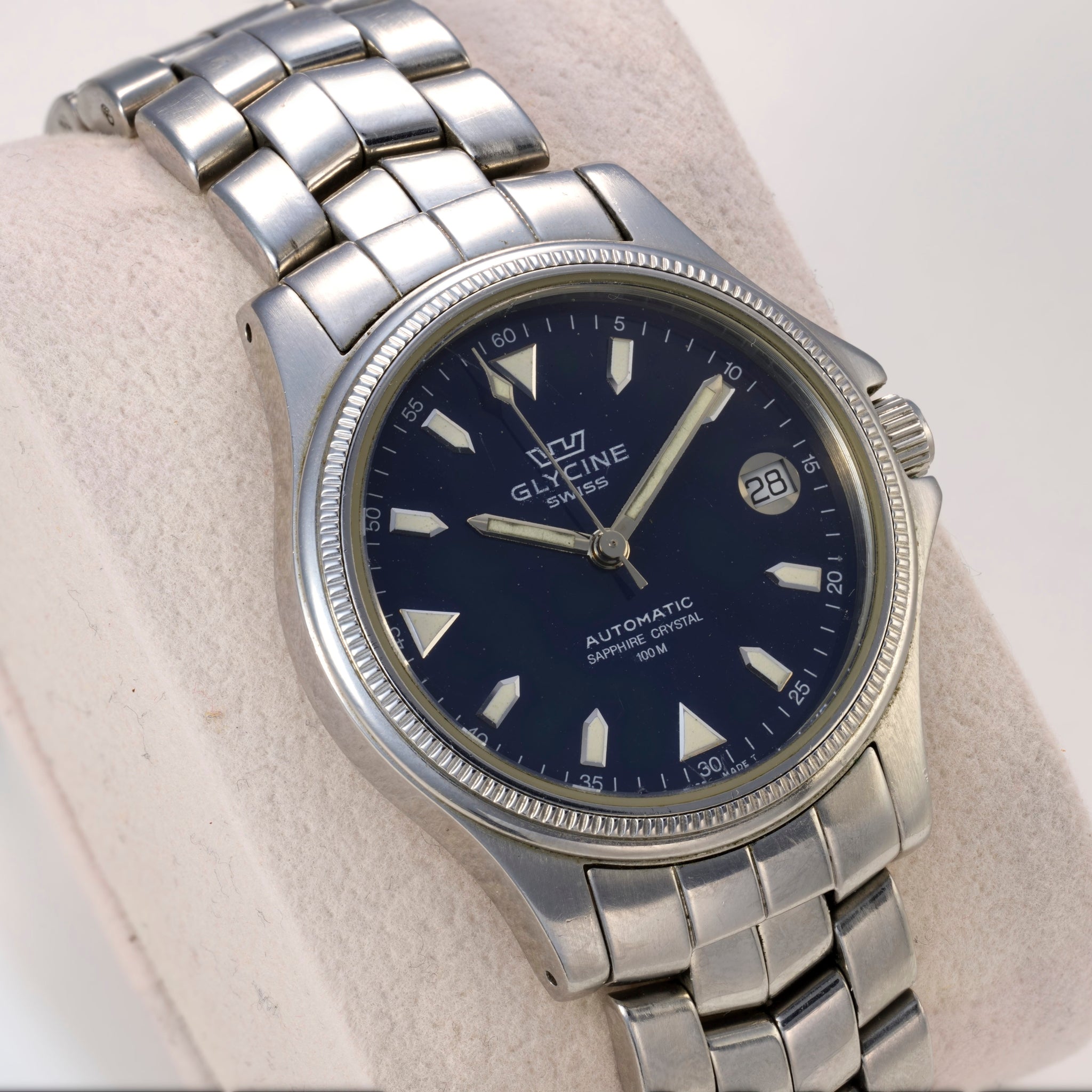 Vintage Glycine Walker wristwatch, ref. 3700, 35mm case, Swiss-made mechanical timepiece