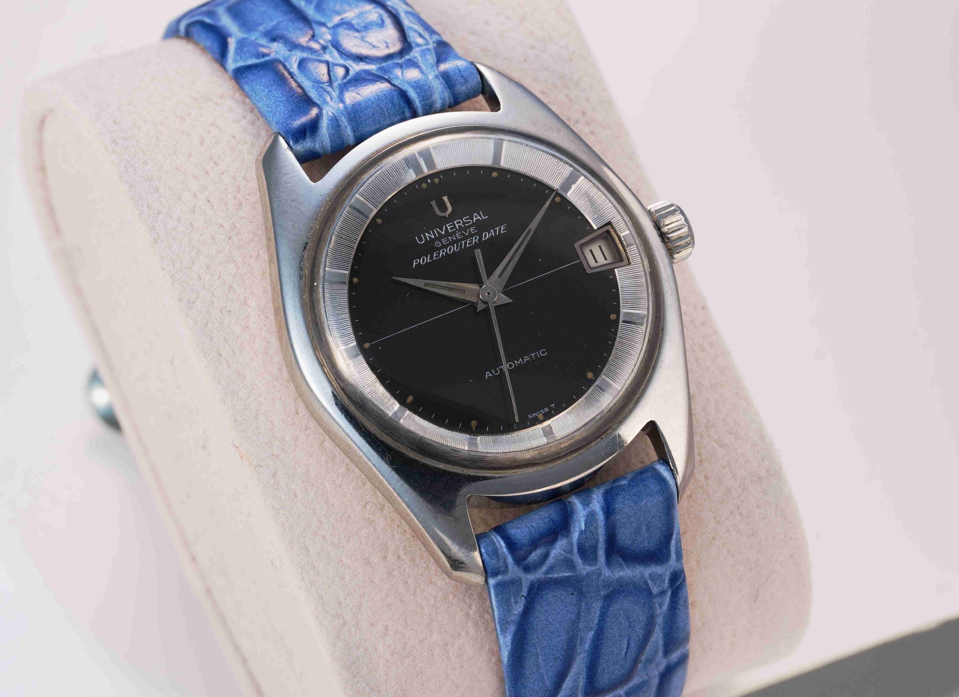 Vintage Universal Geneve Polerouter Date, cal. 69, exhibition caseback, rare Swiss-made watch