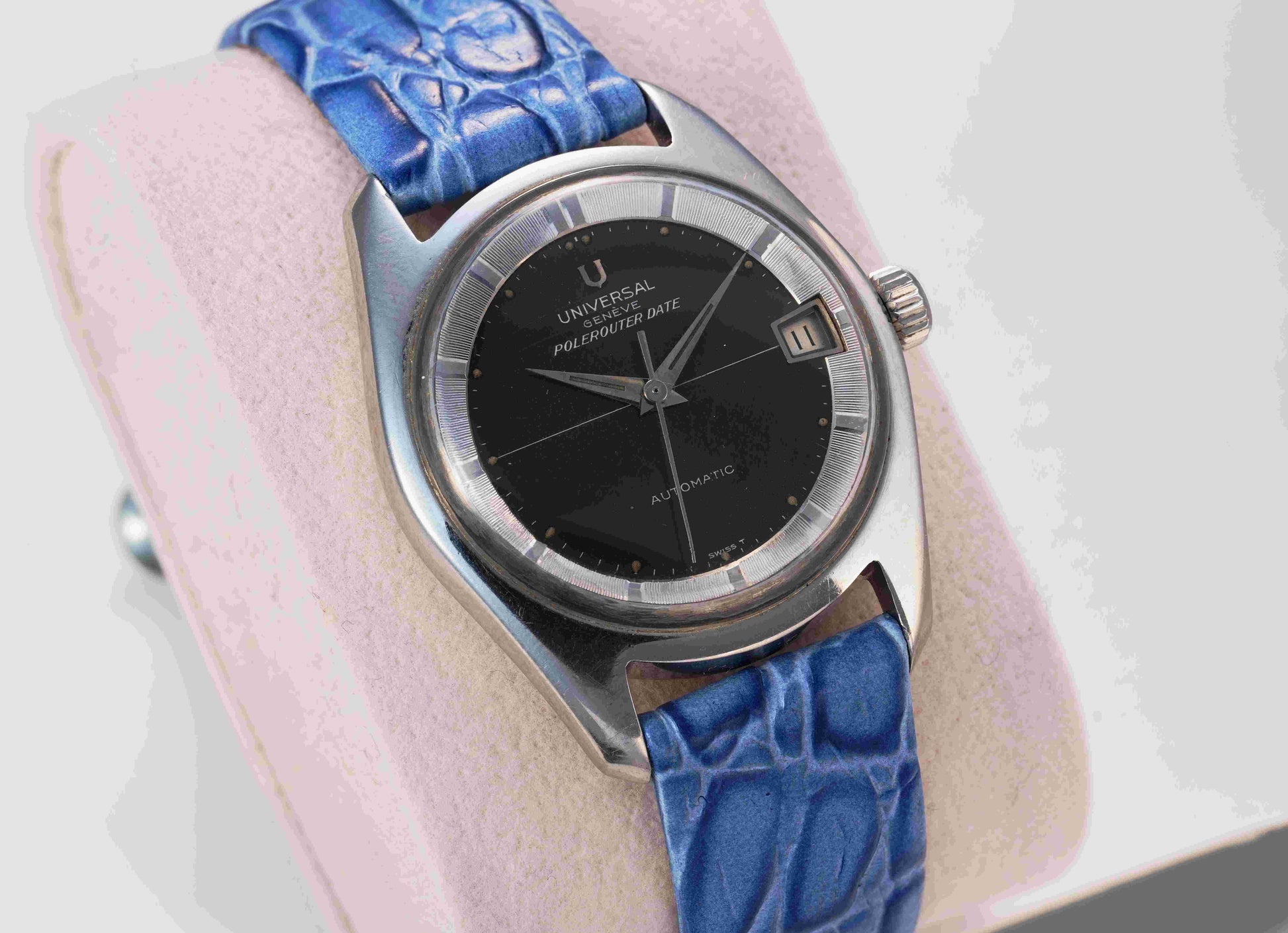 Rare Universal Geneve Polerouter Date, cal. 69, vintage Swiss watch, exhibition caseback, classic design